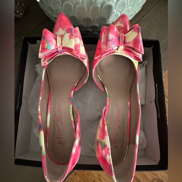 Betsey Johnson Pink Heels - Picture 1 of 4